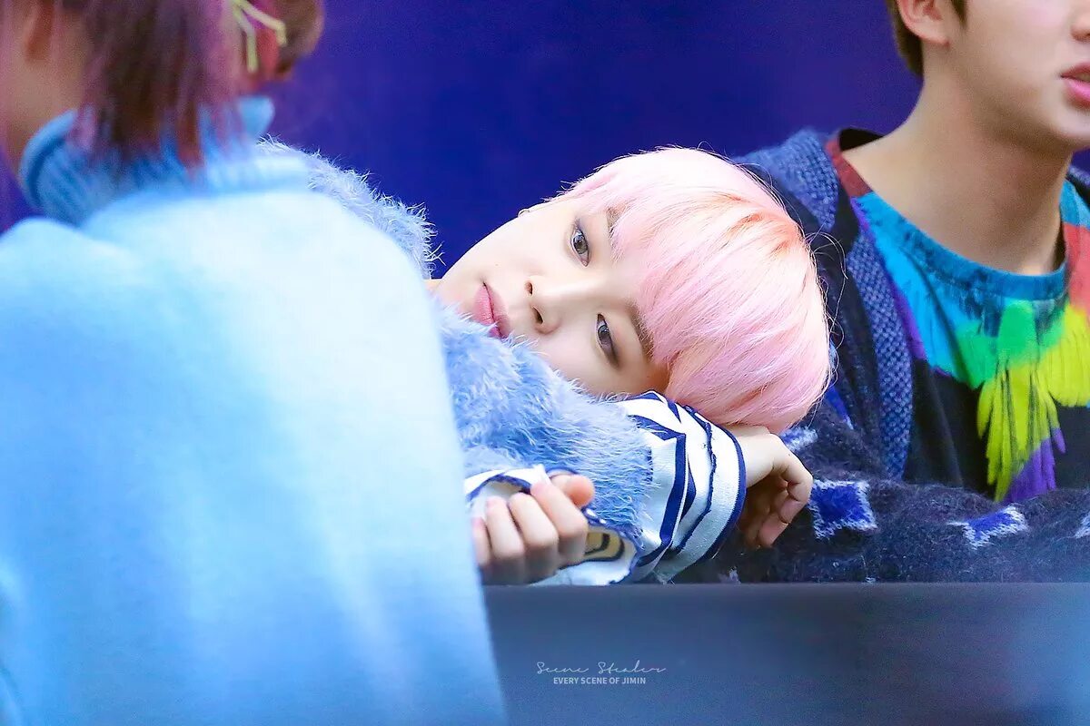 Смешные бтс. Bts смешные. бтс смешные и милые моменты. бтс вместе смешная картинка. бтс смешные фото чимин с розовыми волосами.
