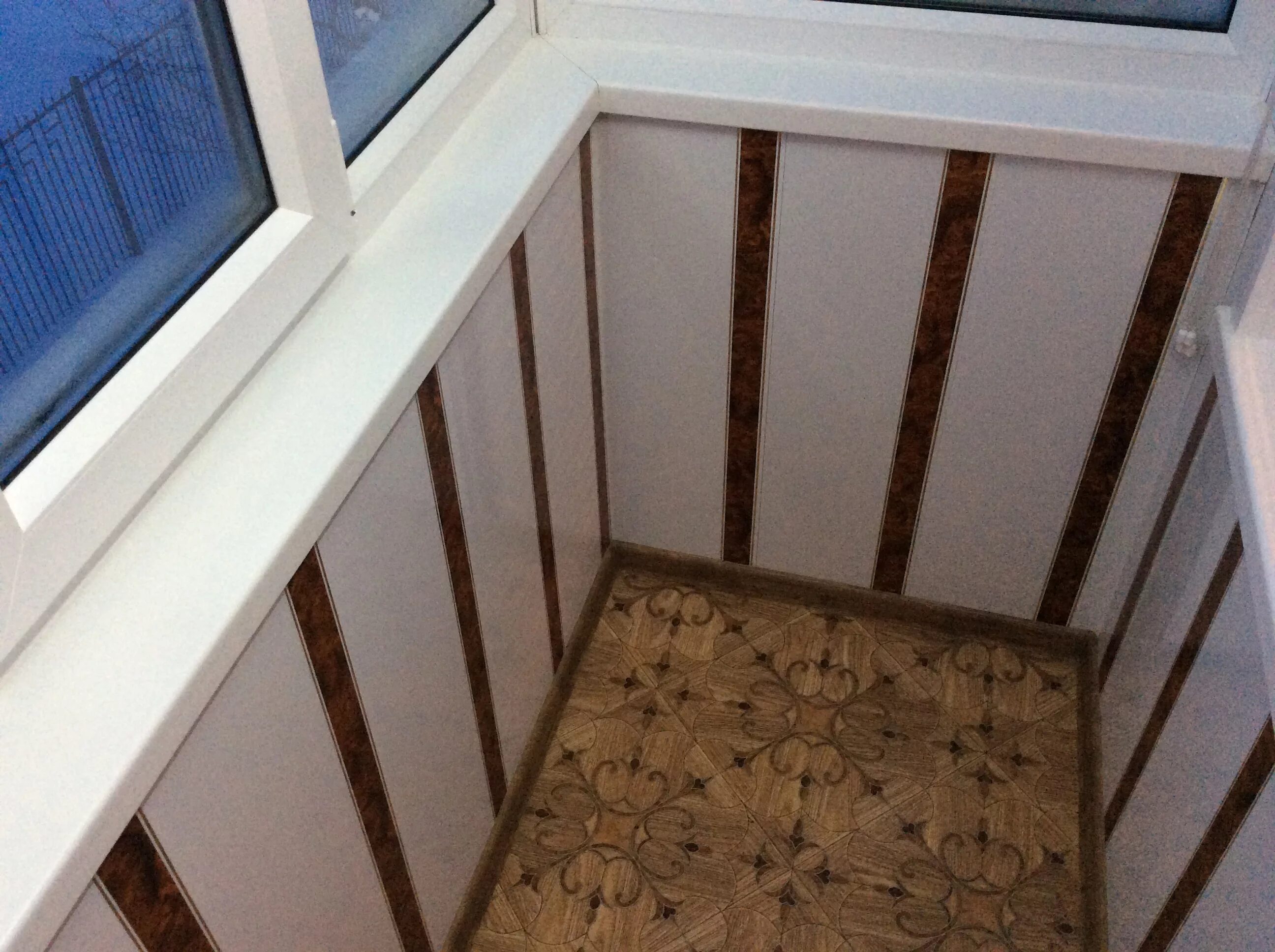 обшить балкон самому. утепление балкона. внутренний каркас обшивки балкона. обшивка балкона своими руками. внутренняя отделка балкона.