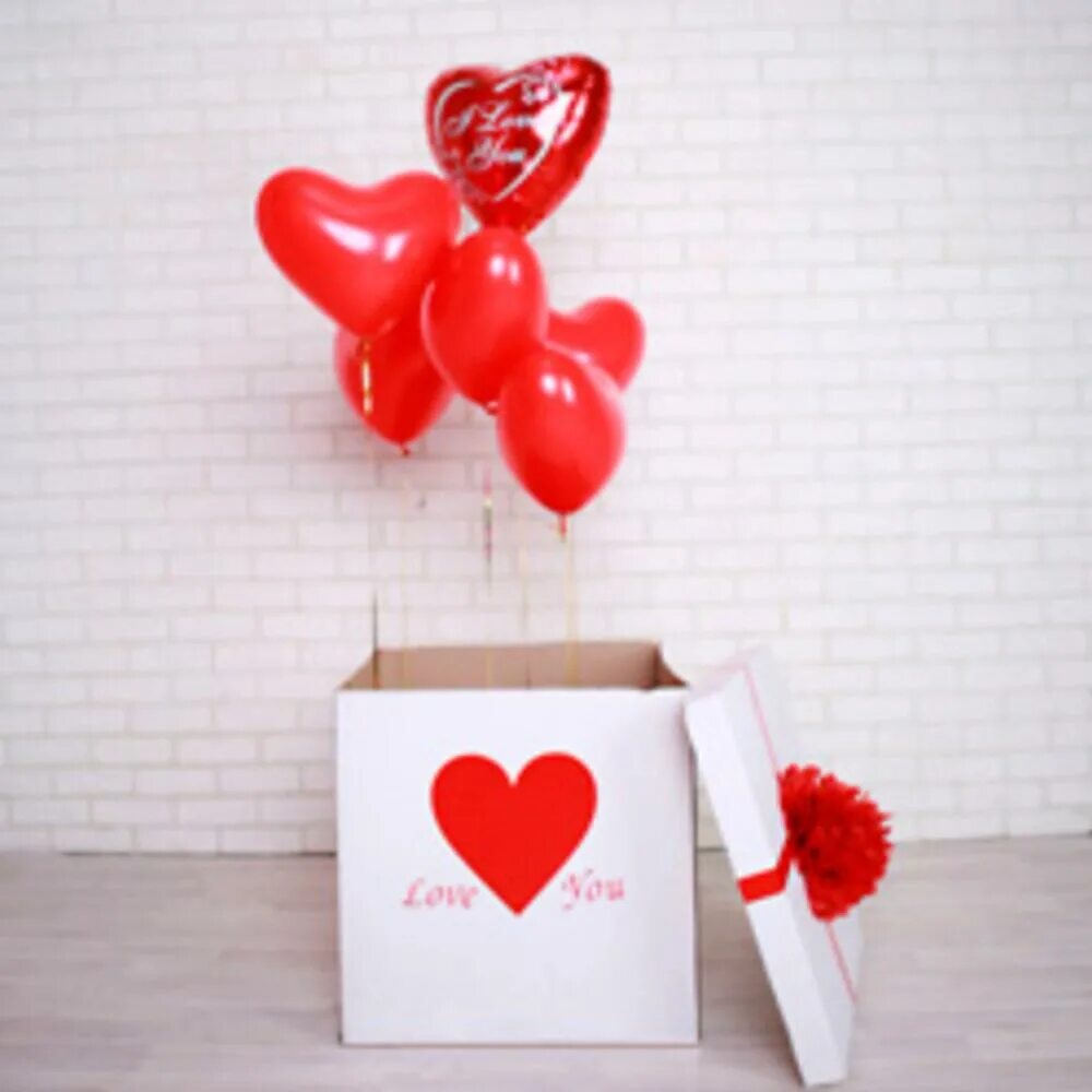 Коробка с шарами доставка. Коробка с шарами. Коробка с шарами сердца. Коробка с шарами на 14 февраля. Коробка сюрприз с воздушными шарами.
