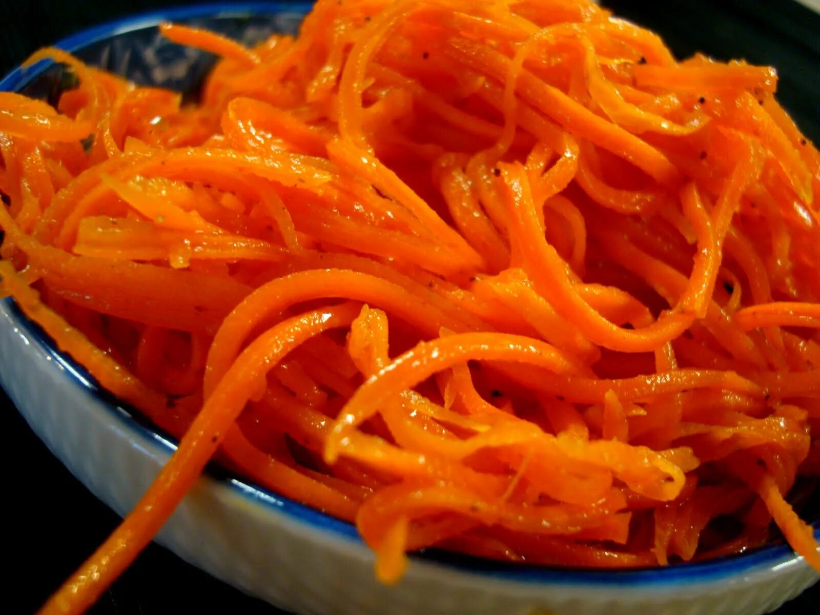 Как вкусно приготовить морковь. Корейски морковча. "Морковь по-корейски"200гр Стэлс. Морковча морковь по корейски. Салат морковча по корейски.