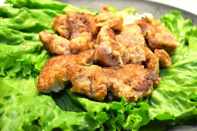 Печень форели приготовление. Куриная печень по-анжуйски. Форель с картошкой и грибами. Как пожарить печень форели. Печень форели приготовление.