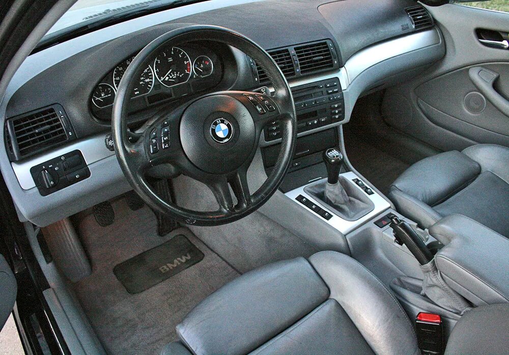 Ремонт бмв е46. BMW 330 e46 салон. BMW e46 Interior. BMW 3 e46 Interior. BMW 330 e46 Interior.