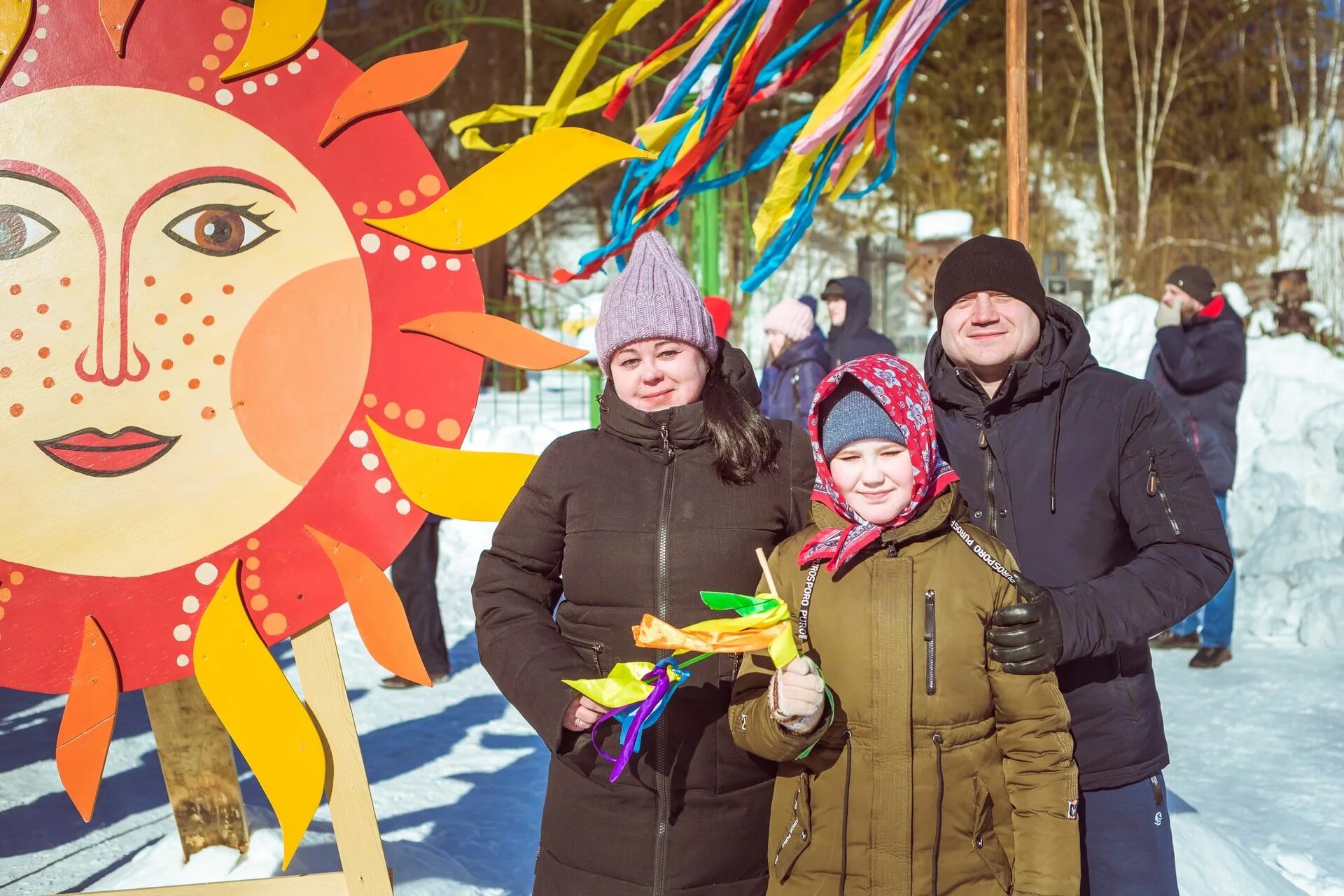 Макияж для масленицы 2021. Русская масленица. Масленица в шуе. Обои масленица площадь ромоданов. Масленица иваново.