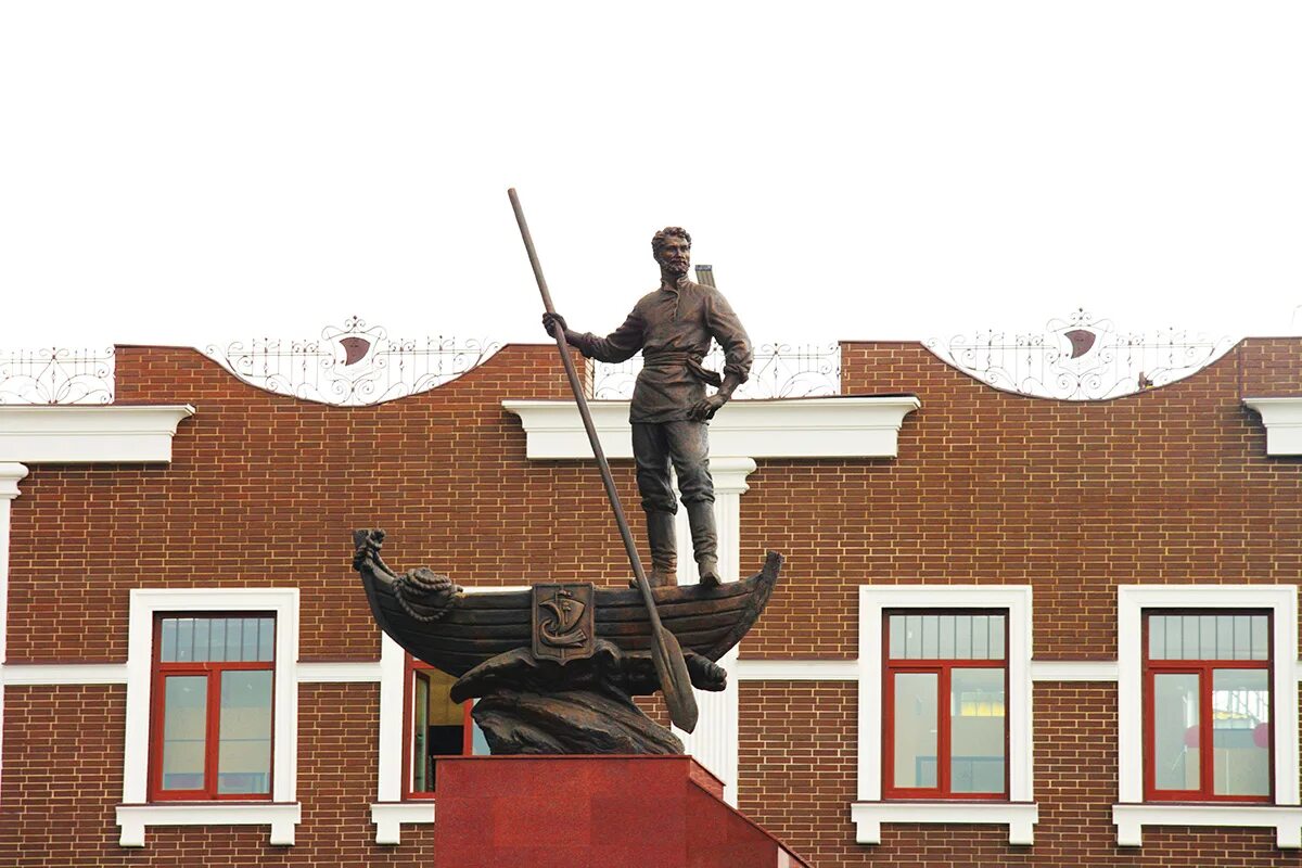 Павлово на оке зима. Памятник павлу перевозчику в павлово. Достопримечательности города павлово. Памятник ладье в павлово. Памятник павлу перевозчику в павлово.