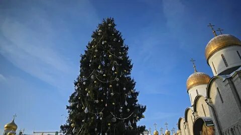 Где стоит главная елка