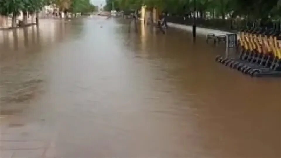 Оренбург потоп сегодня. Ливень. Потоп. Потоп в Оренбурге. Ливень фото.