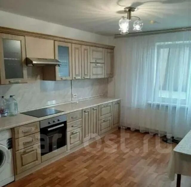Промышленная 51а 52м2 3/5 за 12000 звоните 8924-386-85-30.