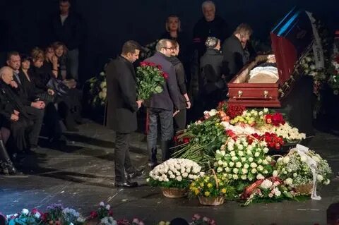 Скандал на похоронах голуб