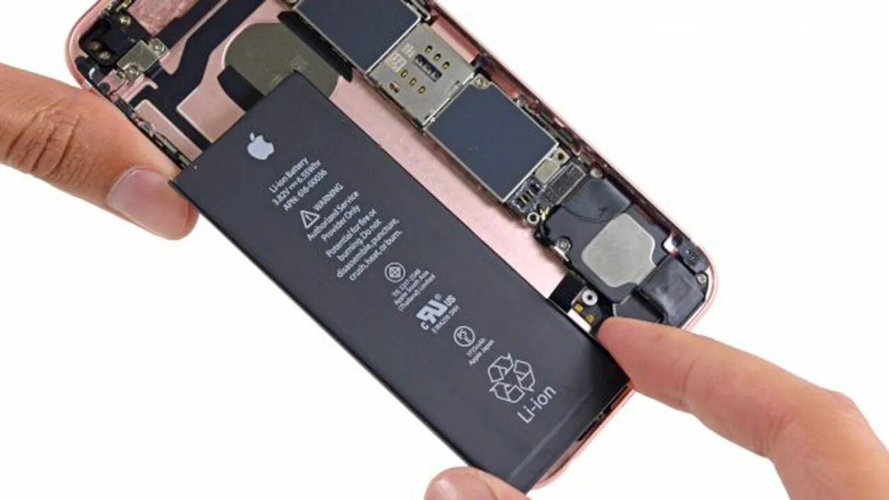 Замена аккумулятора iphone 6. Iphone 6s ремонт замена акб. iphone 7 plus миллиамперы. iphone 6 аккумулятор замена на iphone 7. фотография неисправности айфона 6s батареи iphone.