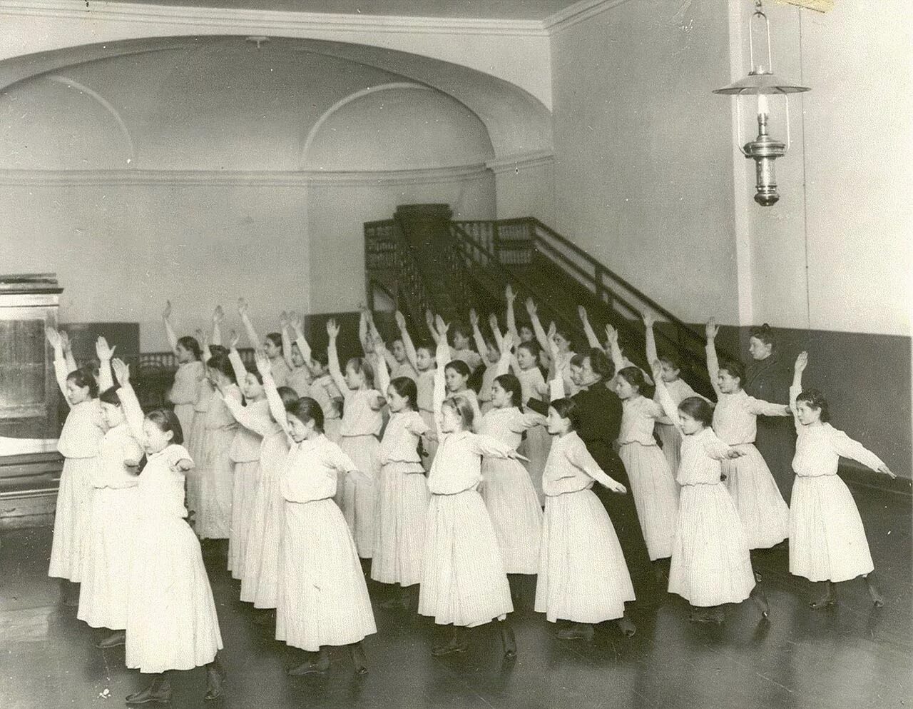 Московский пансион благородных девиц. Благородных девиц спб. Смоль¬ный ин¬сти¬тут бла¬город¬ных де¬виц. Смольный институт благородных девиц 1764. Смольный институт благородных девиц.