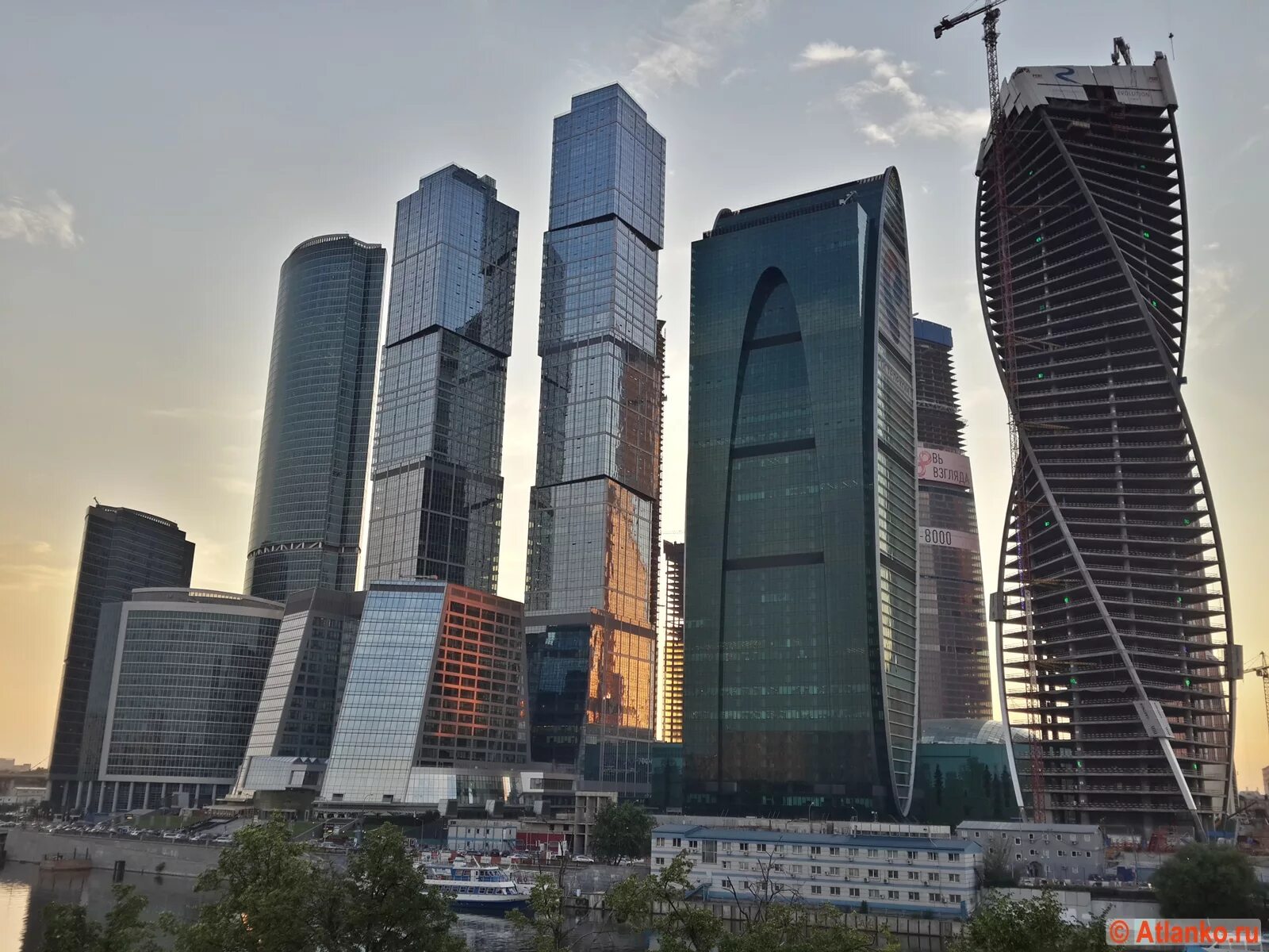 Droch city. Московский Международный деловой центр Москва-Сити. ММДЦ «Москва-Сити» Галс. Москва Сити и дом правительства. Москва Сити в МАЙНКРАФТЕ.