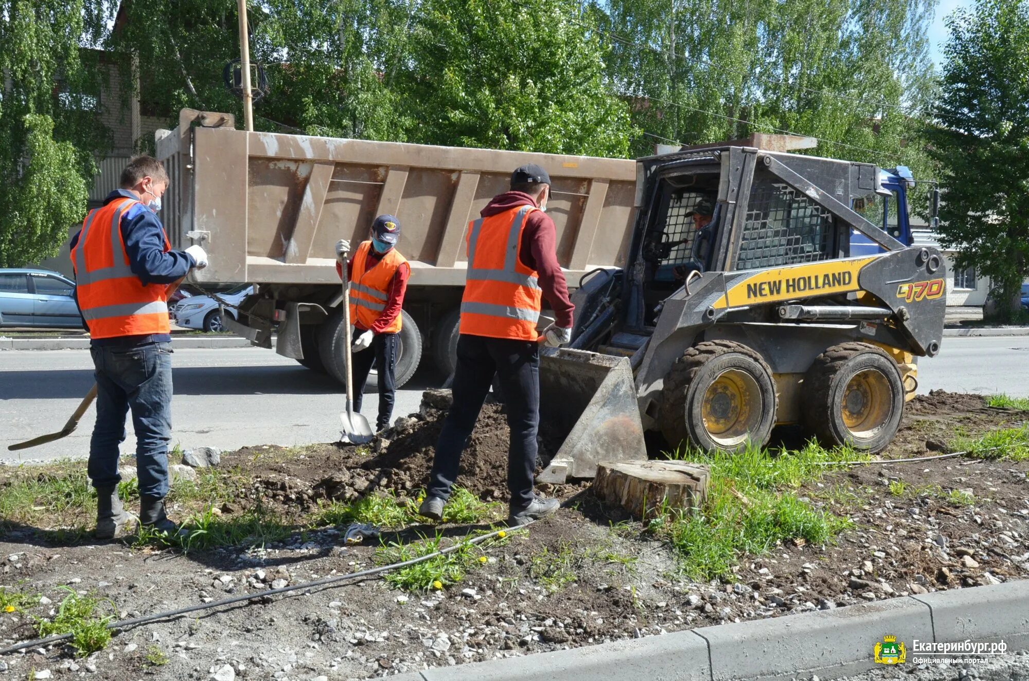 Городская служба ремонта екатеринбург. Городская служба ремонта екатеринбург. Городская ремонтная служба. Городская служба ремонта екатеринбург. Стенд с информацией для ремонтной службы.