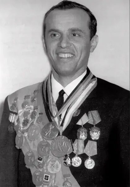 Старейшие олимпийские чемпионы. Старейшие олимпийские чемпионы. Лемешев 1974. Старейшие олимпийские чемпионы. Пожилые спортсмены.