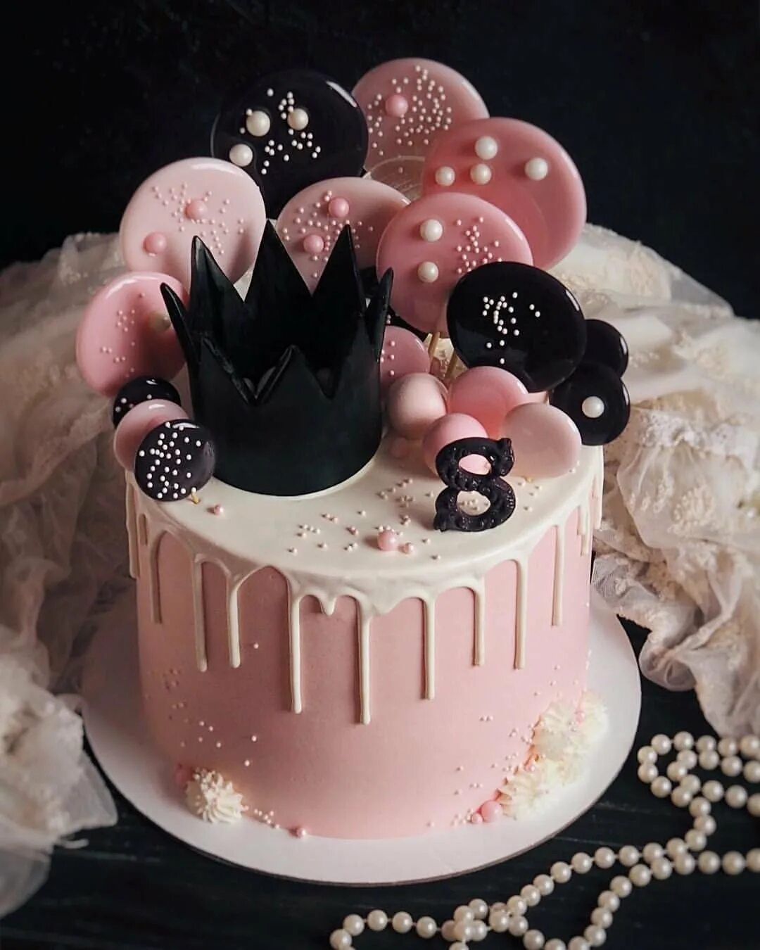 Декор торта для девочки. Стильный торт для девочки. Необычный торт для девочки. Торт девочка. Черно розовый торт