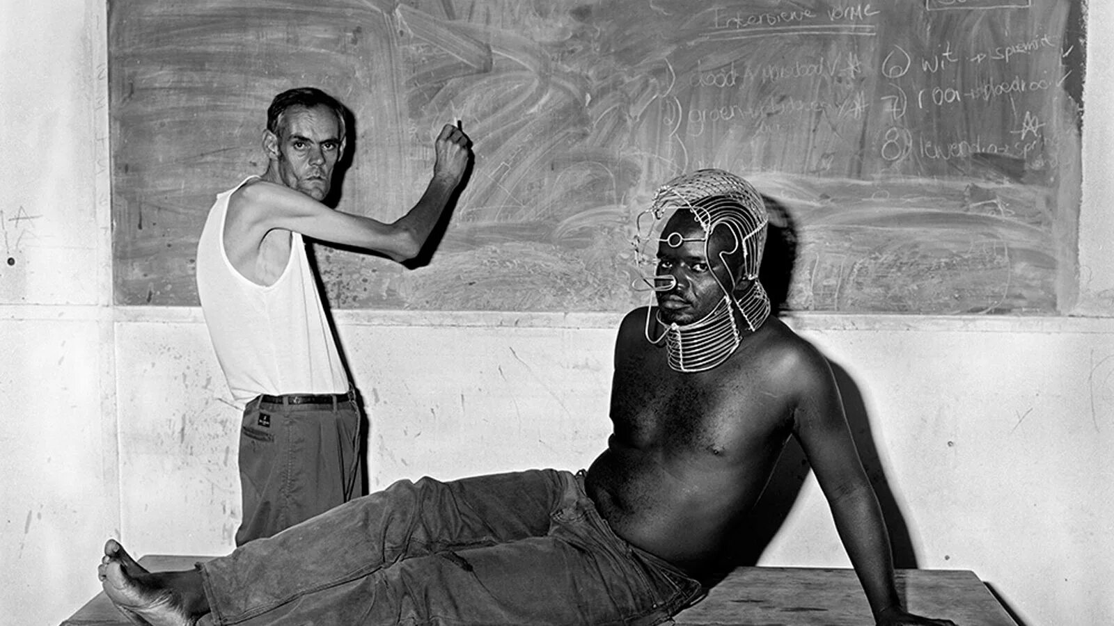 Биба и боба глад валакас. Шутки для отсталых. Роджер баллен близнецы. Умственно отсталые дети. Умственно-отсталый человек.