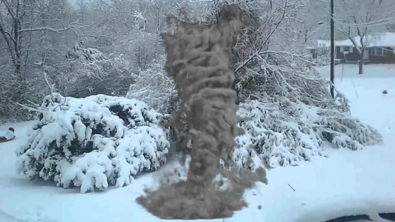 Снежные Торнадо. Снежный смерч. Зимний смерч. Торнадо зимой.