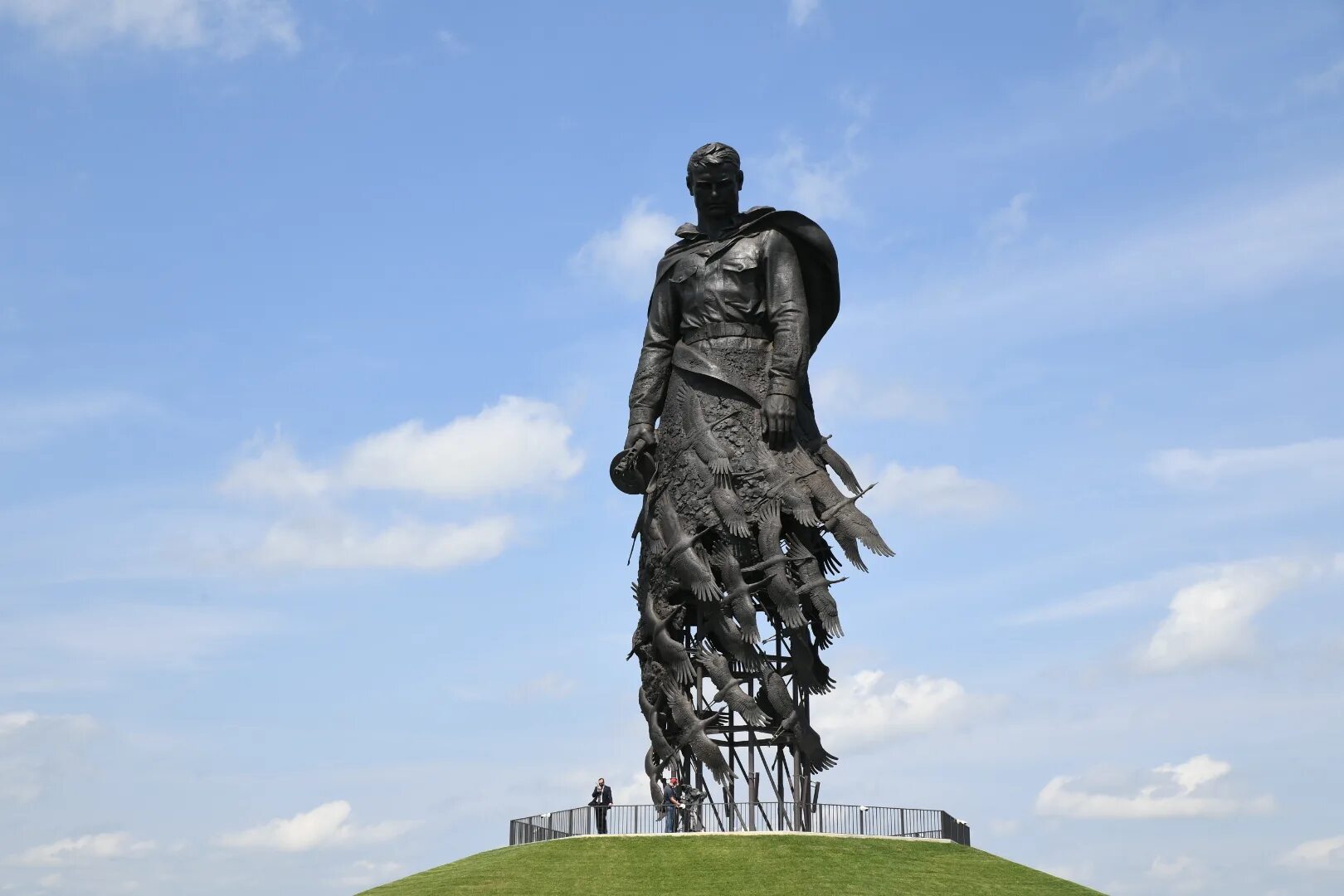 Самые значимые памятники. Мемориал солдату Ржев. Мемориальный комплекс советскому солдату подо Ржевом. Мемориал Ржев 2020. РЖЕВСКИЙ мемориал советскому солдату в Тверской.