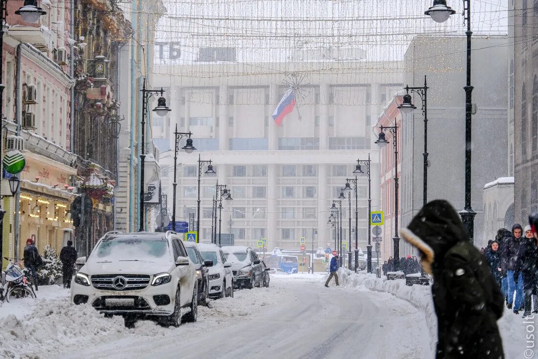 Почему сегодня снег. Снежный апокалипсис в Москве. Снегопад в Москве. Снег в Москве сейчас. Снегопад в Москве сейчас.