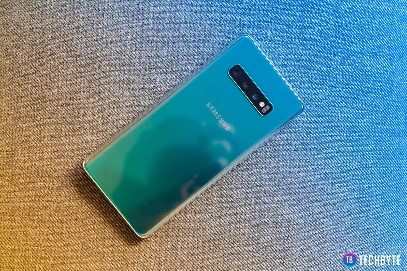 Самсунг бирюзовый. Samsung galaxy m30. Самсунг м21 4/64 гб. Самсунг галакси м21 64 гб. S10 lite case.