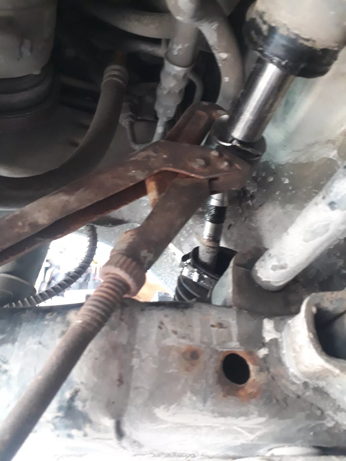 Как снять рулевую рейку акцент рулевая рейка и тяга стабилизатора Mazda 323 IV, 1,6 л, 1992 года своими рукам