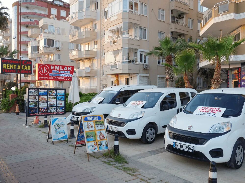 Сколько машин в турции. Авто в Турции. Турецкие машины. Турция машина напрокат. Машинки в Турции.
