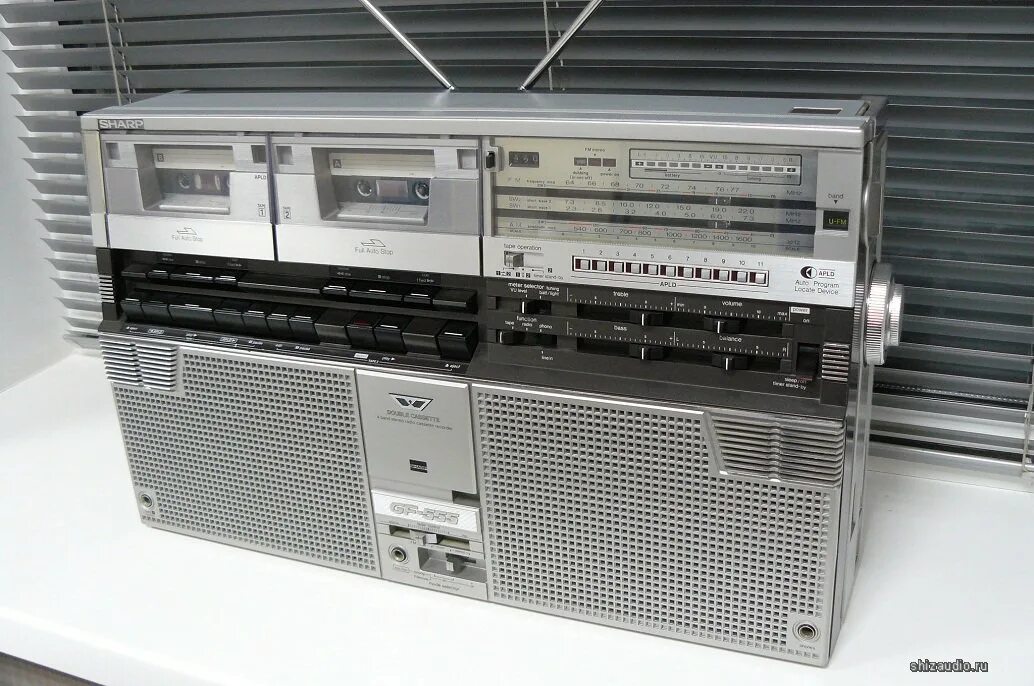 Шарп двухкассетный 1986. Кассетные магнитофоны шарп 80-х. Шарп кассетный магнитофон gf 800. Магнитофон шарп конец 90х. Sharp gf 450.
