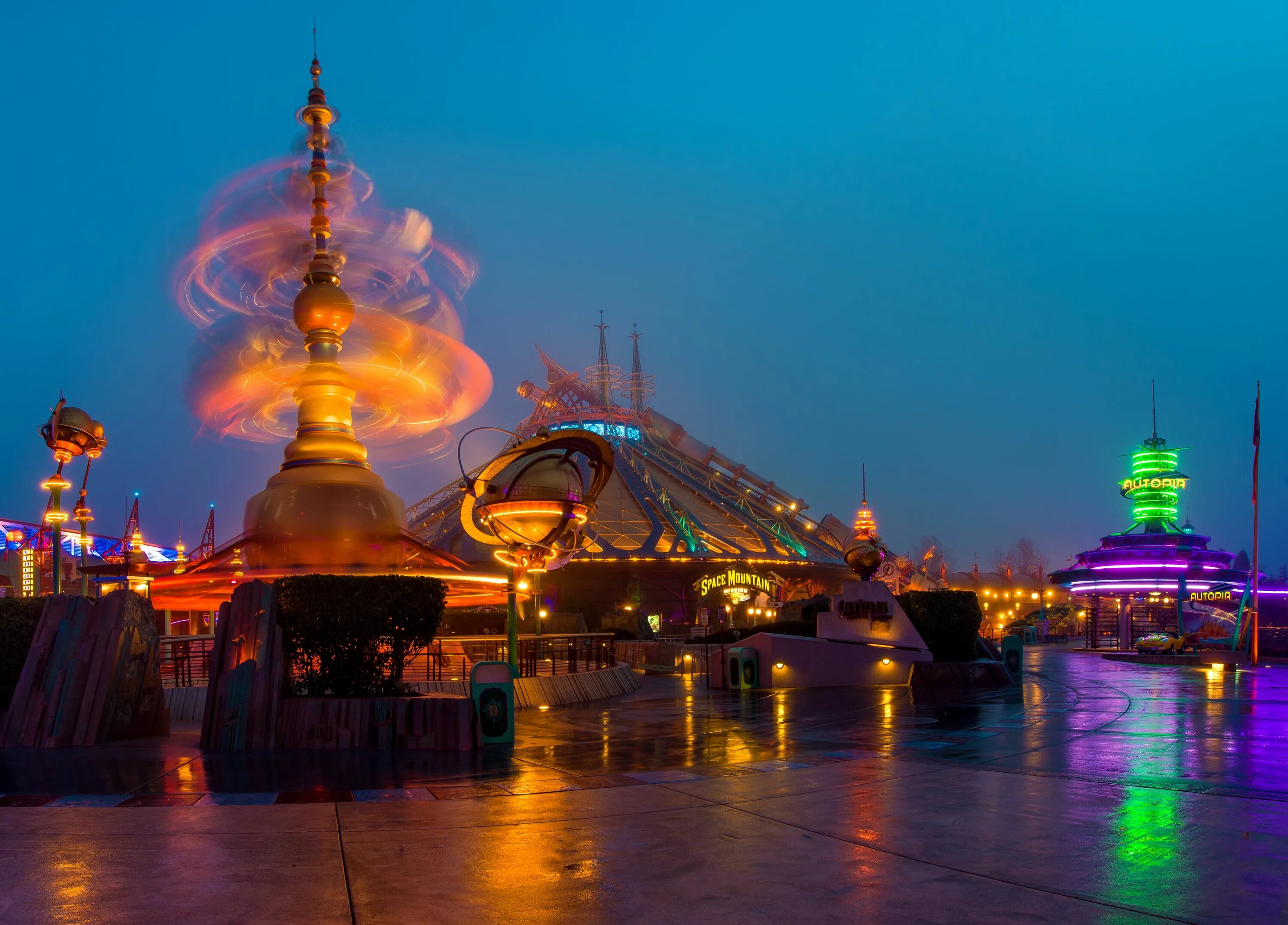 Дисней париж. Discoveryland Disneyland Paris. Диснейленд Париж аттракционы. Discovery Land Диснейленд. Дисней парк в Париже.