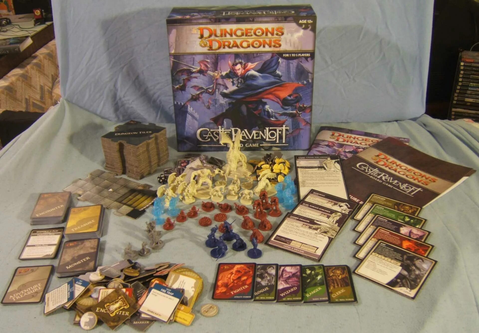 Dungeons Dragons настолка. Dungeons and Dragons Castle Ravenloft. Castle Ravenloft настольная игра. D&D настолка. Игра подземелье и драконы на русском