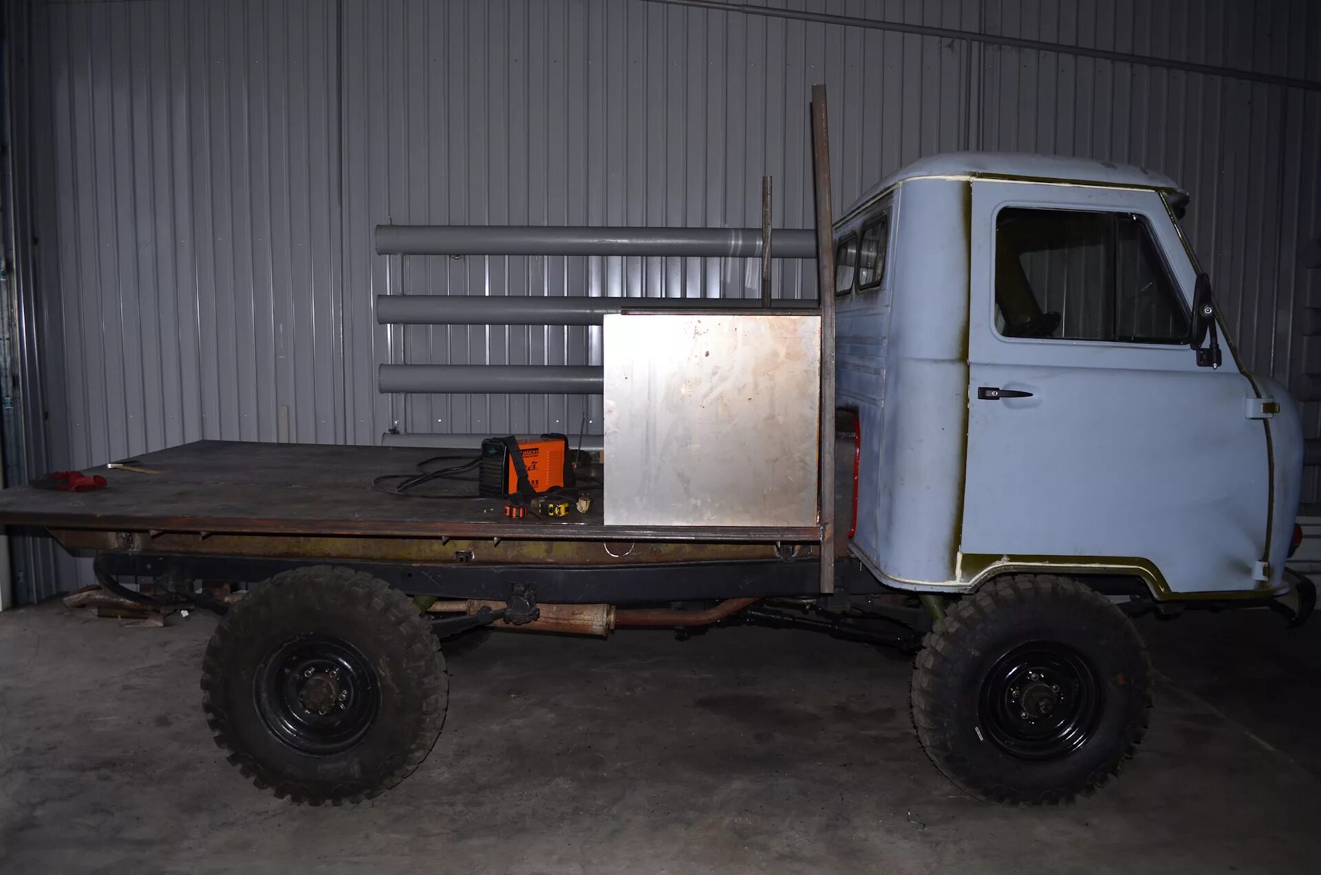 Уаз 3303 бортовой. Уаз 3303 бортовой удлиненный кузов. Кузов 3303. Кузов 3303. Кузов бортовой уаз 3303.