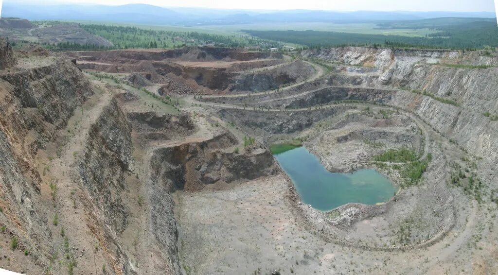 Ермаковское месторождение бурятия. Ермаковское месторождение бериллия. Кристалла кварца в граните. Ермаковское месторождение нижневартовск. Ермаковское месторождение в бурятии.