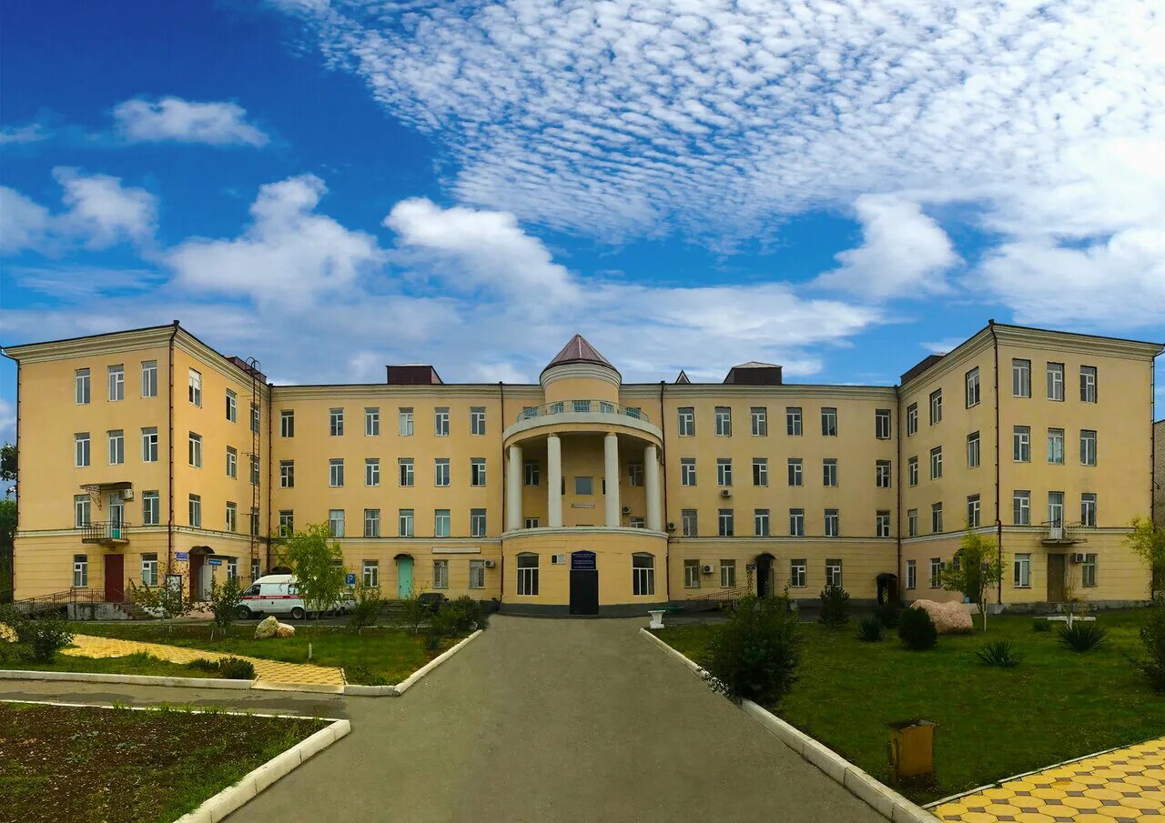 республиканская инфекционная больница махачкала. улица гоголя в махачкале инфекционная больница. центральная республиканская больница в махачкале. гоголя 43 махачкала инфекционная больница. инфекционная больница в махачкале на гоголя.