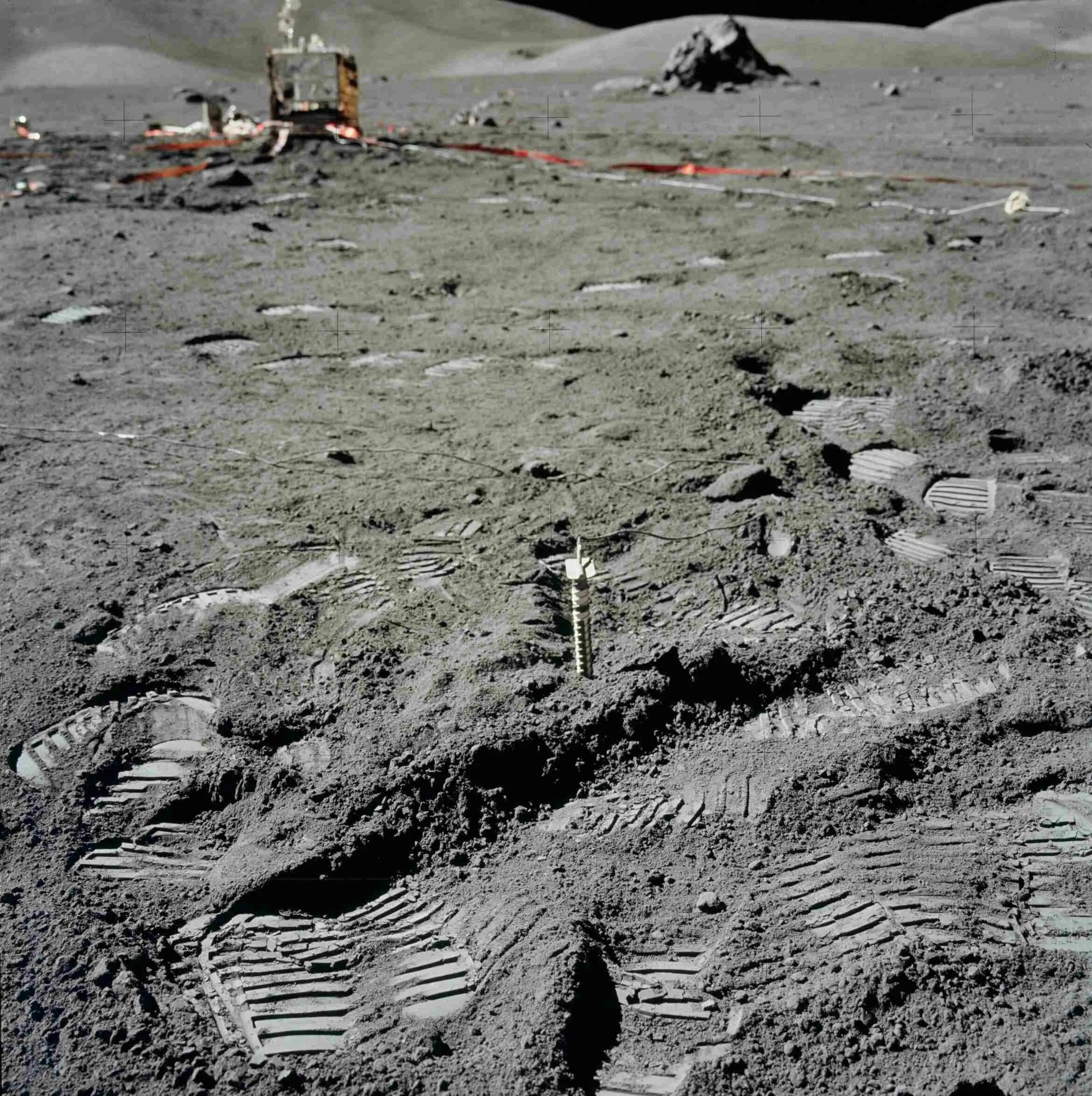 Аполлон 17 LRO. Следы на Луне. Следы астронавтов на Луне. Следы пребывания американцев на Луне.