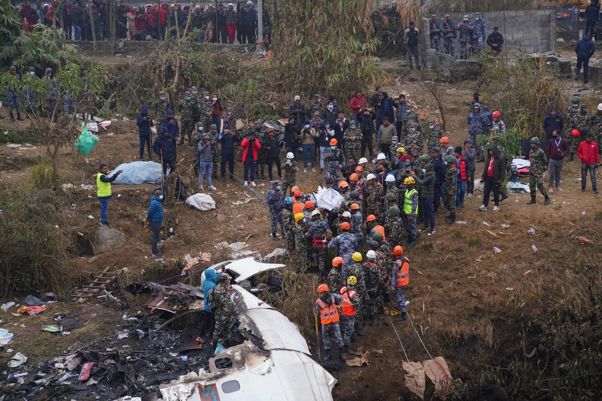 Самолет разбился погибло. Катастрофа АТР 72 В Непале. Катастрофа ATR 72 В Покхаре. В Непале разбился самолет 2023. Крушение самолета в Непале 2023.