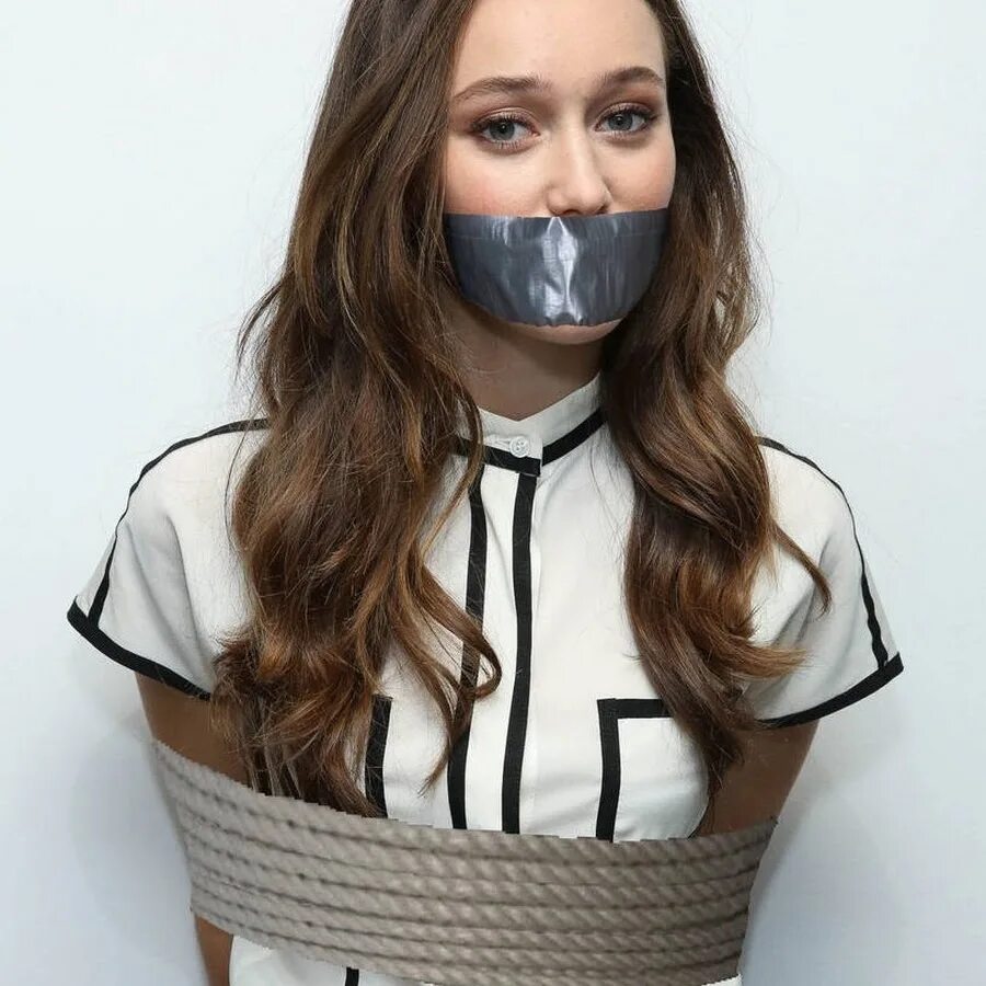 Холлиокс (1995). Меган фокс gagged. Холлиокс (1995). Связанные девушки ртом видео. Анджелина джоли gagged.