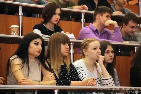 Макан она учится в мгимо