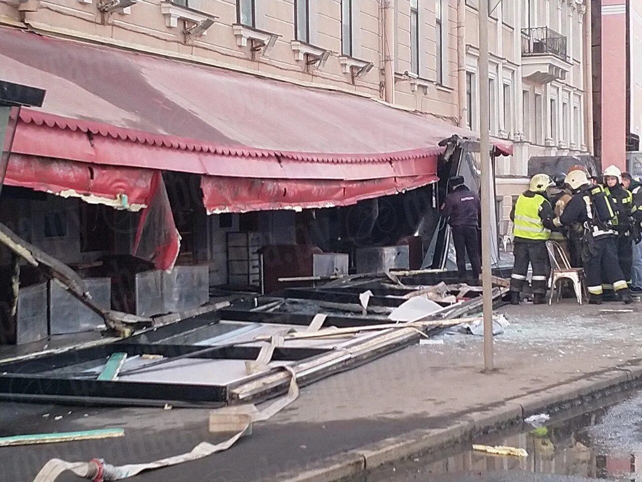 Взрыв на васильевском острове. Взрыв в Петербургском кафе. Взрыв в кафе на Васильевском острове.