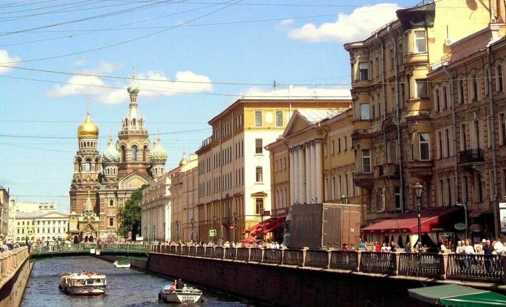 Фото санкт петербурга летом. Санкт-Петербург. Лето Санкт-Петербург центр города. Петербург летом. Улицы Питера летом.