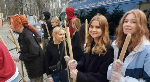 Студент вышел