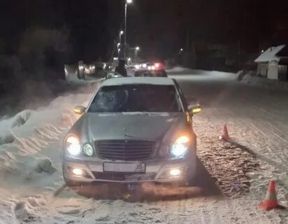 Мерседес сбивает