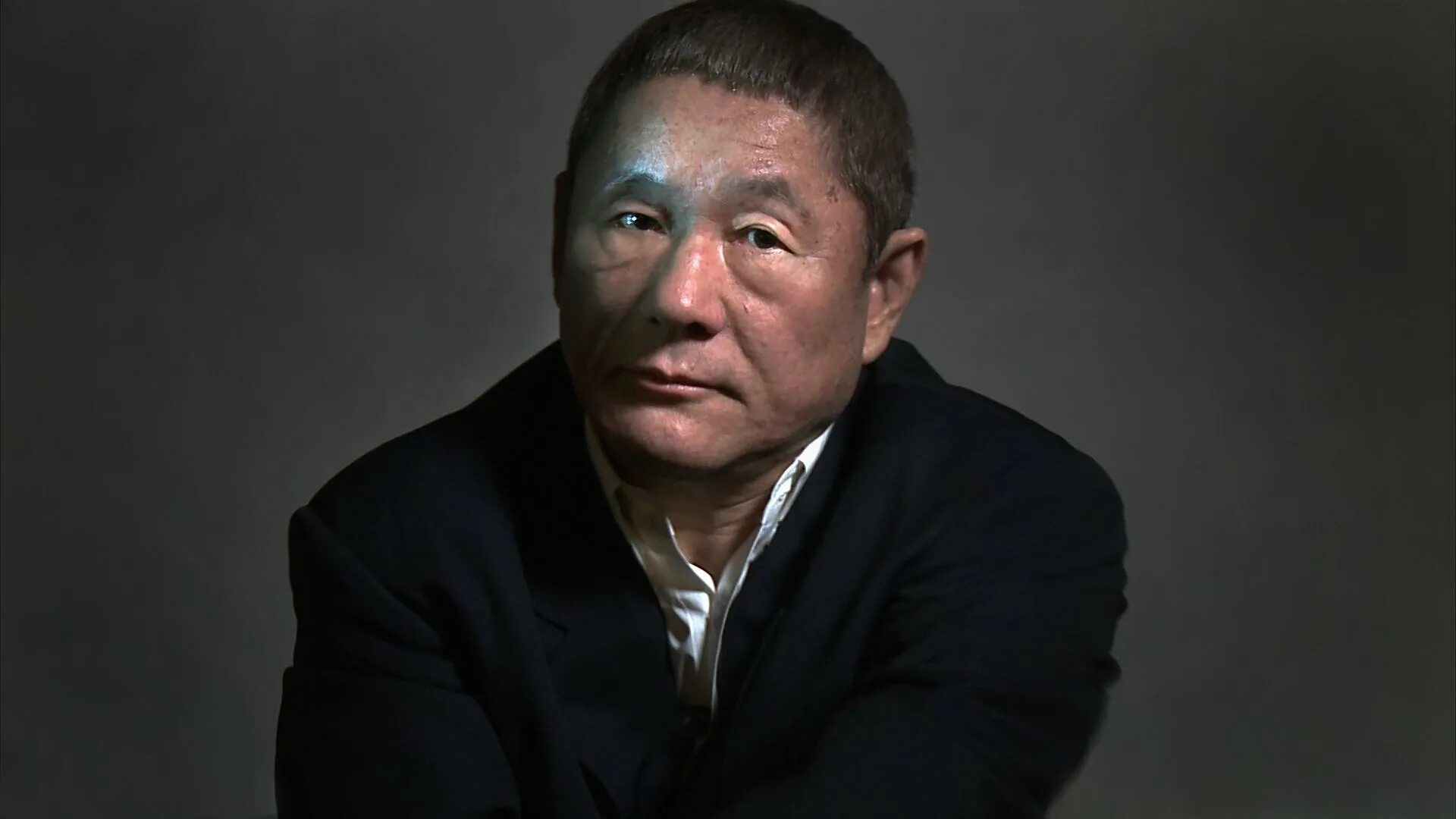 Такеши китано в молодости фото. Такеши китано. Такеши китано фото. Японский режиссер такеши китано. Такеши китано 2022.