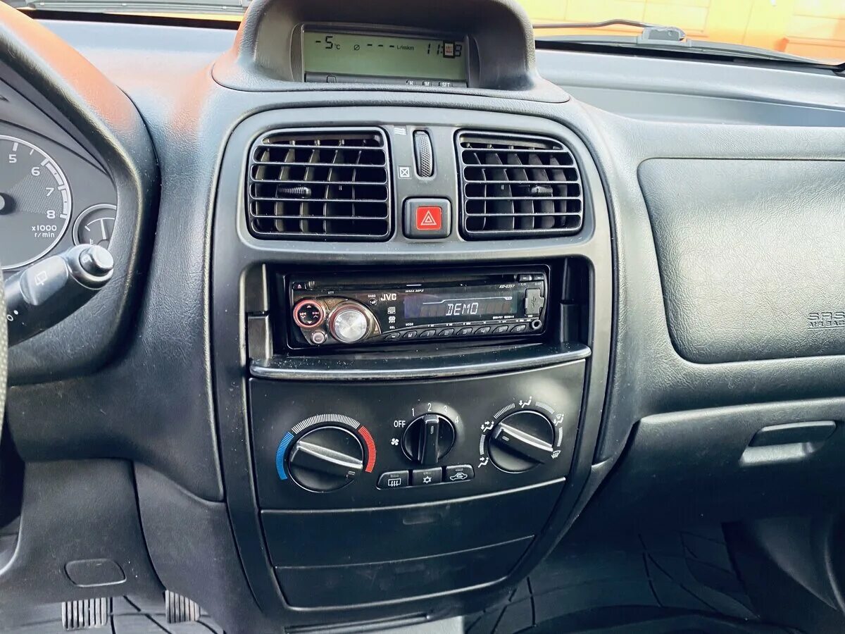 Магнитола митсубиси спейс стар. Магнитола митсубиси спейс стар. Мицубиси спейс стар 1999 2din. 2дин mitsubishi space star. Магнитола митсубиси спейс стар.