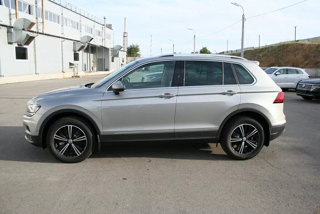 Колеса volkswagen tiguan. VW Tiguan r18. VW Tiguan 2 r20. R18 Tiguan 2. VW Tiguan 2 r19.