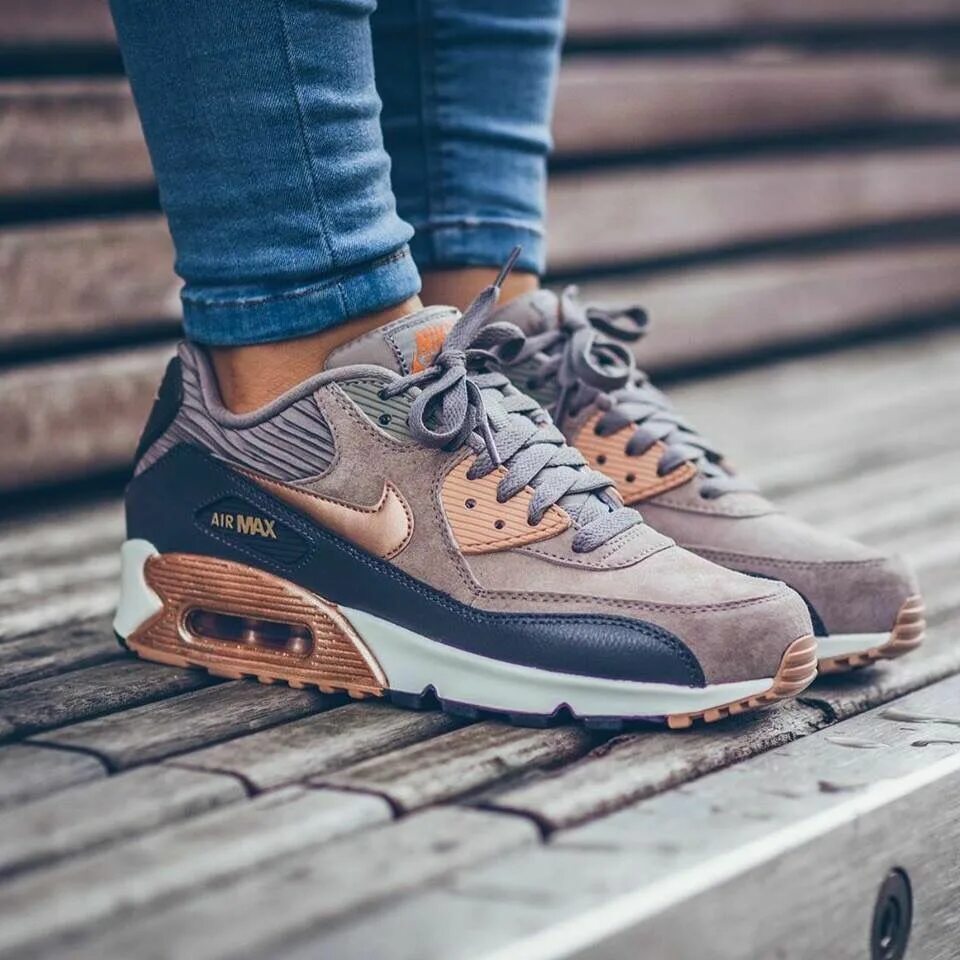 Найк аир коричневые. Найк АИР 90. Найк АИР Мах 90. Nike Air Max 90 Gore Tex. Nike Air Max 90 с джинсами.