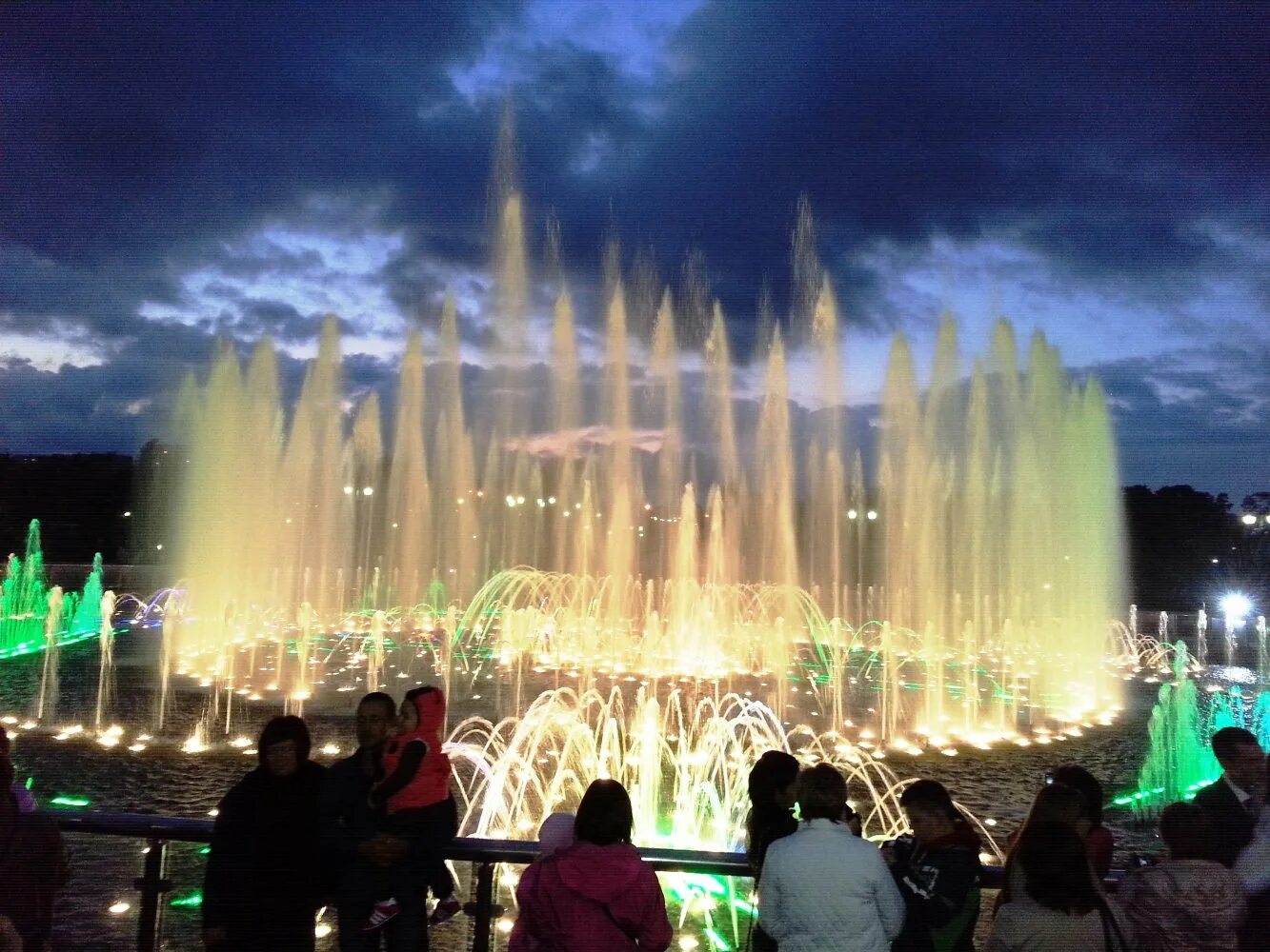 ввц фонтан каменный цветок. фонтан монжуик в барселоне. фонтан сочи олимпийский парк. фонтан самоцветы вднх. фонтан в городе тирасполь.