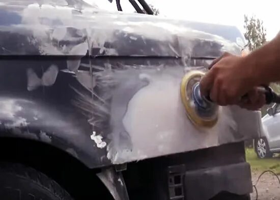Заделать дыры в крыльях автомобиля. Арка с дыркой. Заделать дыру в крыле автомобиля без сварки. Ремонтный набор для кузова автомобиля стекловолокном. Заделываем дыры в кузове автомобиля стекловолокном.