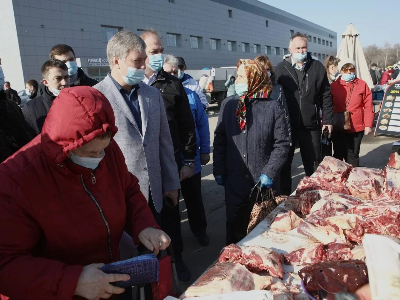 Последние новости в ульяновске на сегодня. Ярмарка в Ульяновске 2021. Русских губернатор Ульяновской. Ярмарка Ульяновск. Сельская ярмарка в Ульяновске.