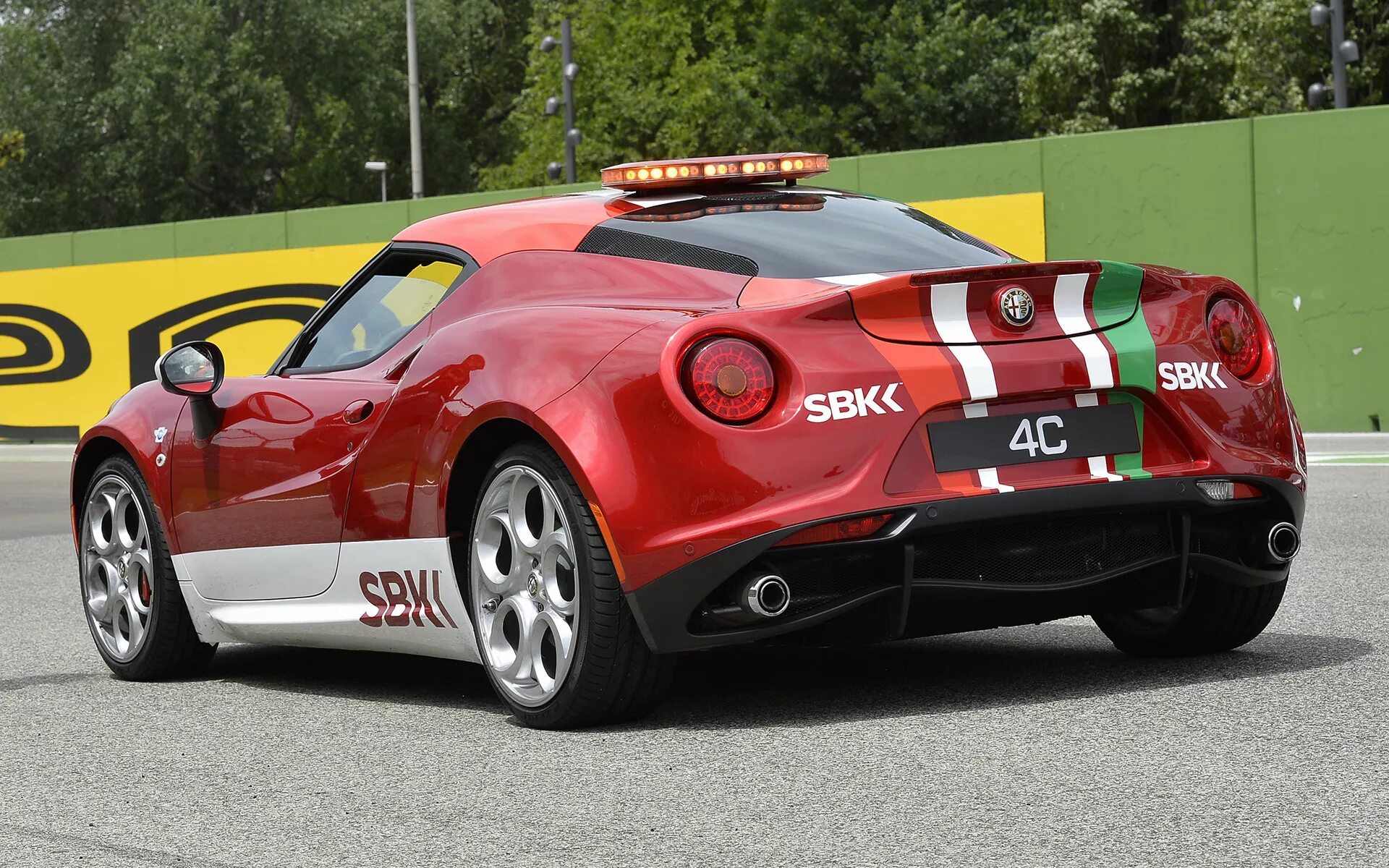 Альфа ромео трейлер. Alfa Romeo 4c. 2014 Alfa Romeo 4c. Alfa Romeo 4c 2022. Alfa Romeo 455.