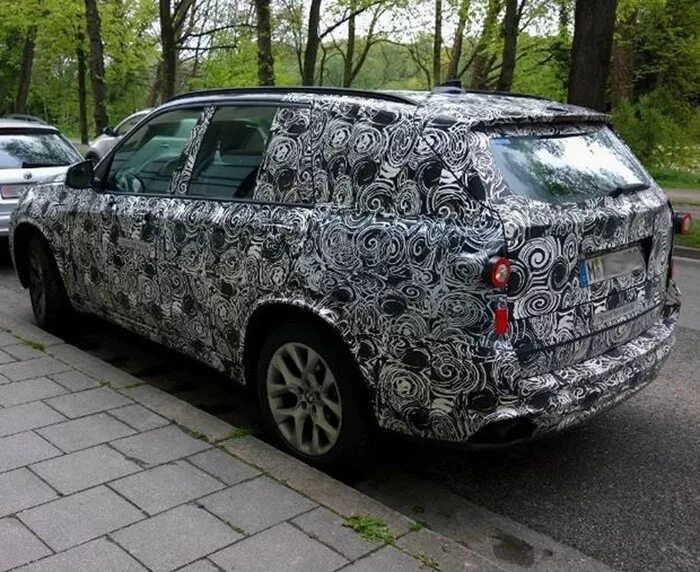 BMW x7 камуфляж. BMW x7 Camo. БМВ х7 бензин. BMW x7 зеленый. 54 х 7 9