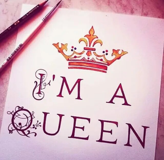 I am queen in this life. Queen надпись. Надпись i am Queen. I am the Queen рисунок. Queen надпись рисунок.
