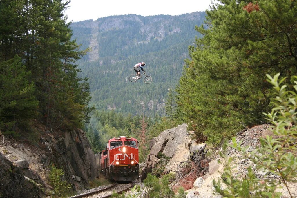 Gap метро в лондоне. Singleton bank rail crash. Автоматы 81-760. Поезда северной америки. Mind the gap between the train and the station.